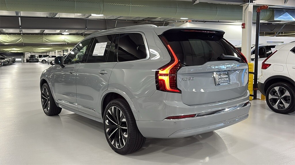 2025 Volvo XC90 photo 3