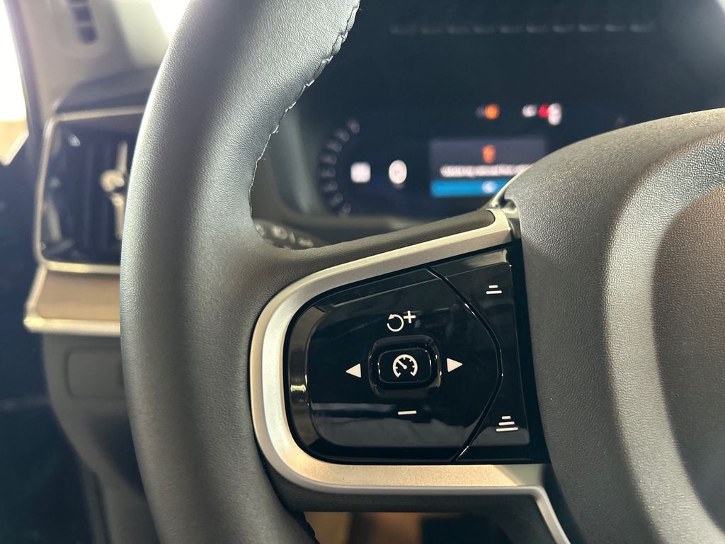 2026 Volvo XC90 Plus - Photo 12