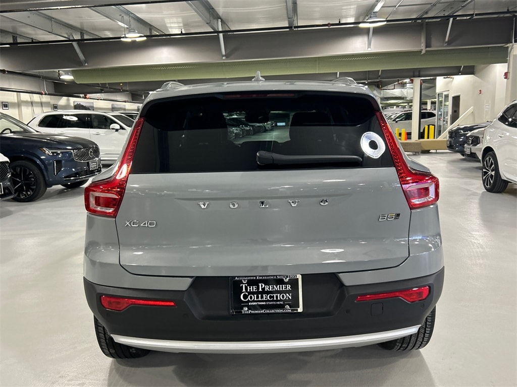 Certified 2025 Volvo XC40 B5 Core Bright Theme SUV