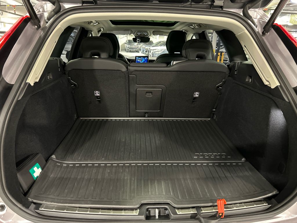 2026 Volvo XC60 Plus - Photo 26