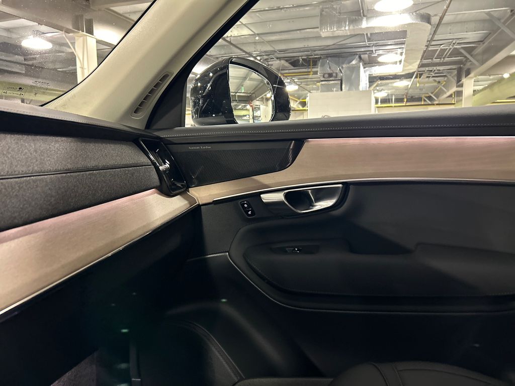 2026 Volvo XC90 Plus - Photo 20