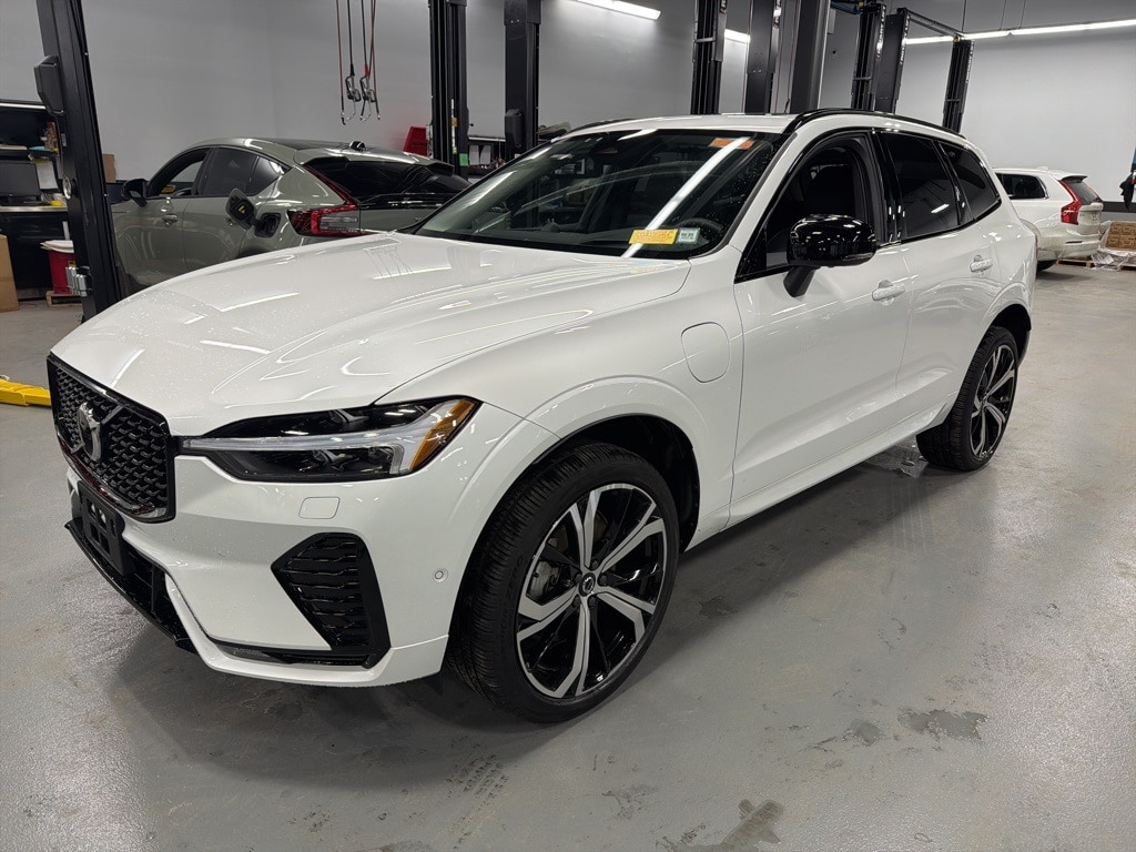 Certified 2024 Volvo XC60 plug-in hybrid T8 Ultimate Dark SUV