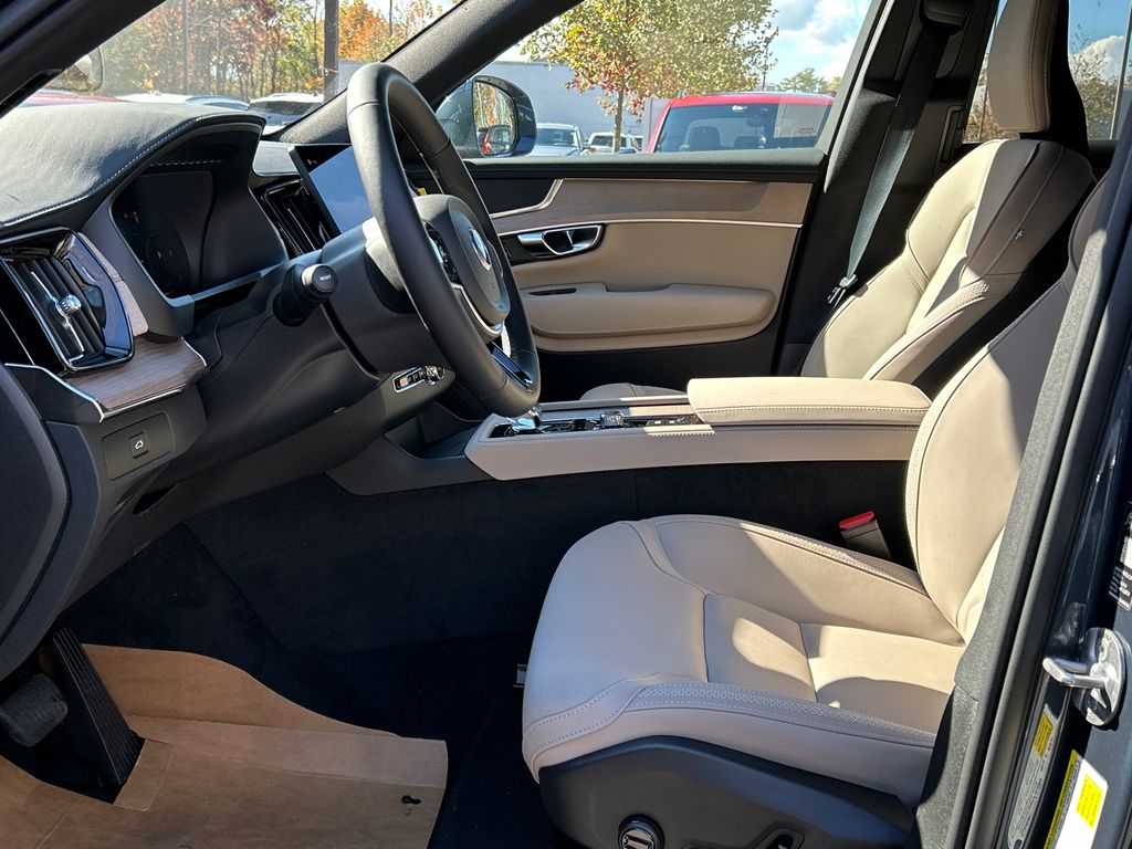 2026 Volvo XC90 Core - Photo 10