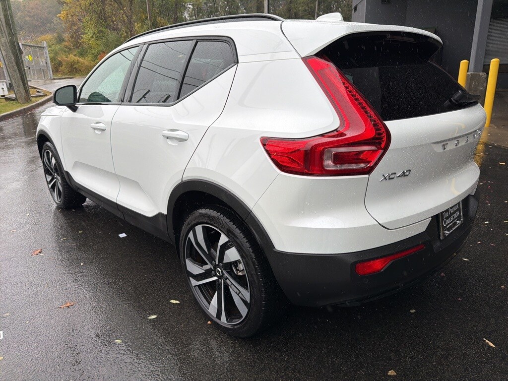 Certified 2025 Volvo XC40 B5 Plus Dark Theme SUV