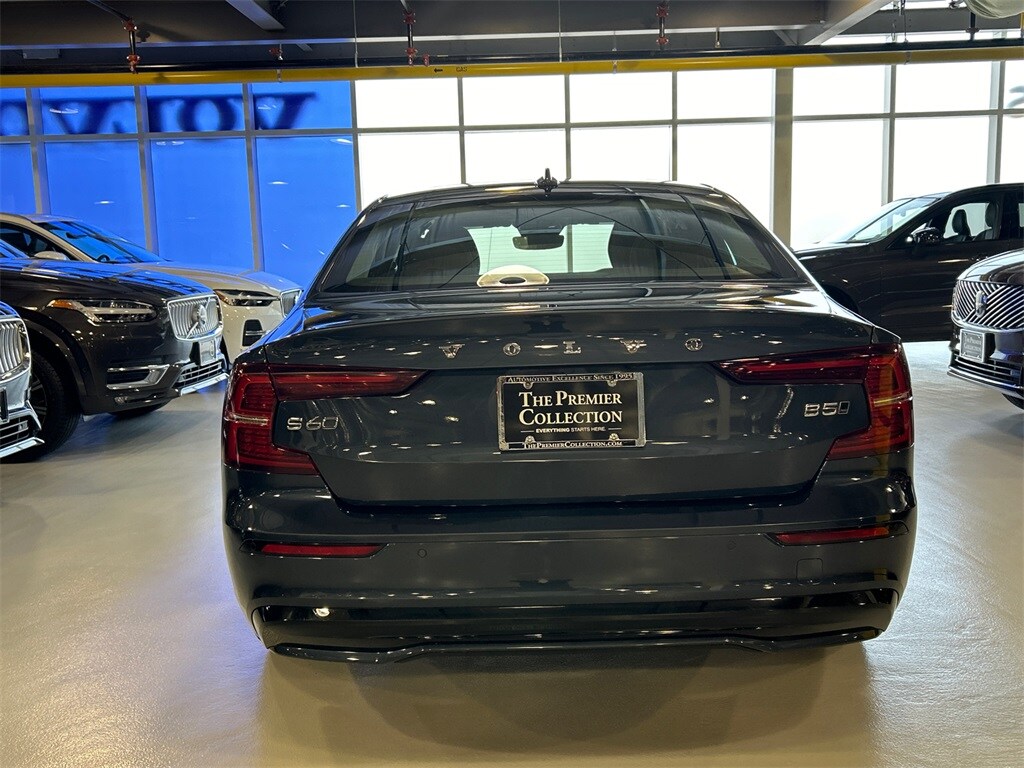 2024 Volvo S60 B5 Plus photo 3