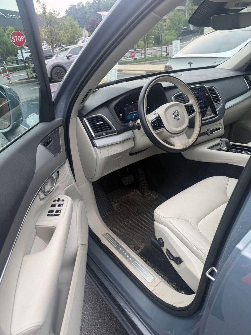 Used 2023 Volvo XC90 B5 AWD Core SUV
