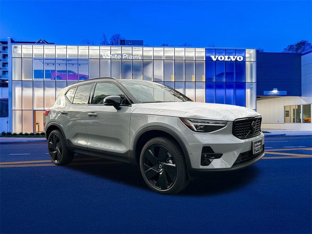 2026 Volvo XC40 Ultra Black Edition's photo