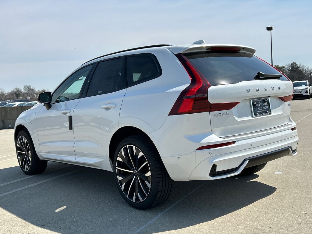 New 2026 Volvo XC60 plug-in hybrid T8 Ultra Black Edition SUV