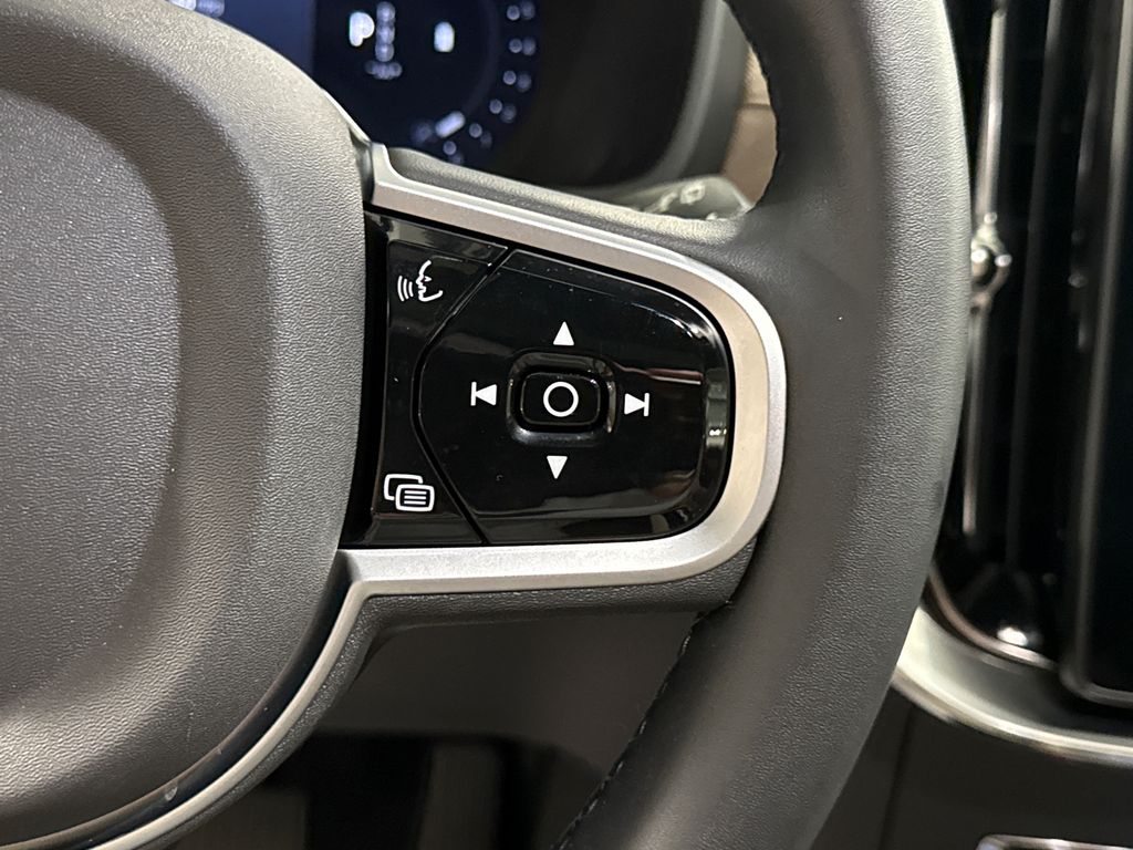 2026 Volvo XC90 Core - Photo 14