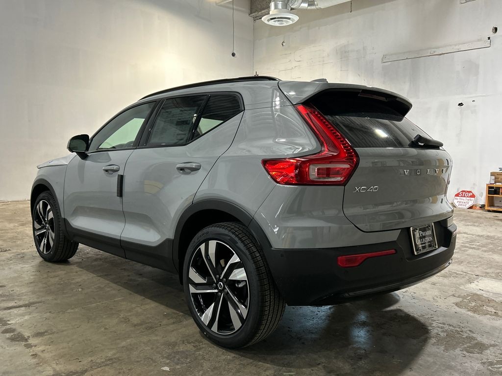 New 2026 Volvo XC40 B5 Plus SUV