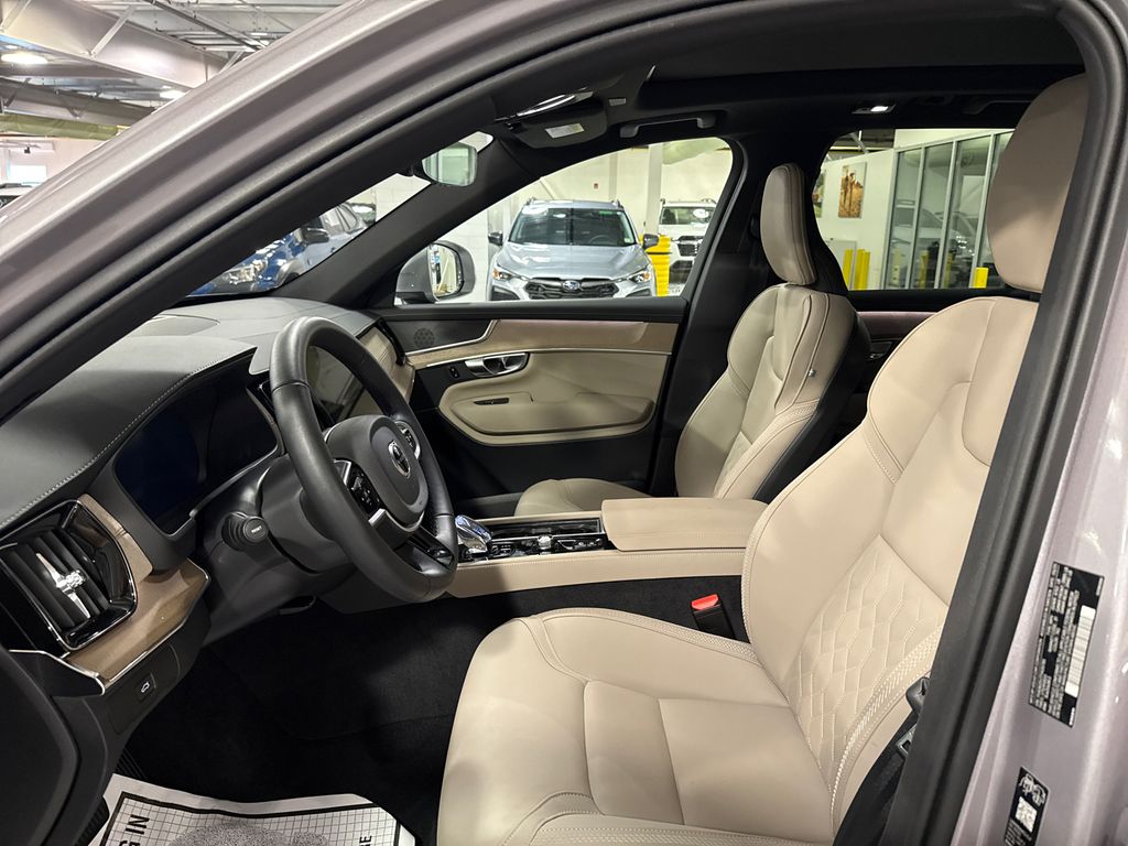 2026 Volvo XC90 Core - Photo 11