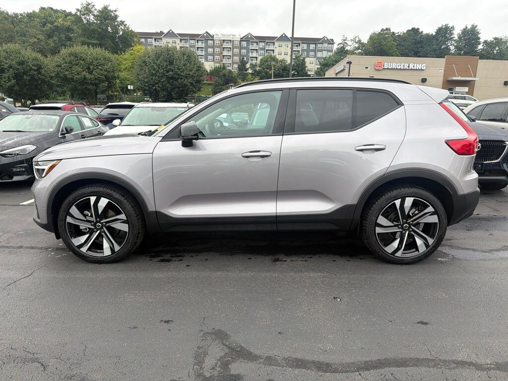 New 2026 Volvo XC40 B5 Plus SUV