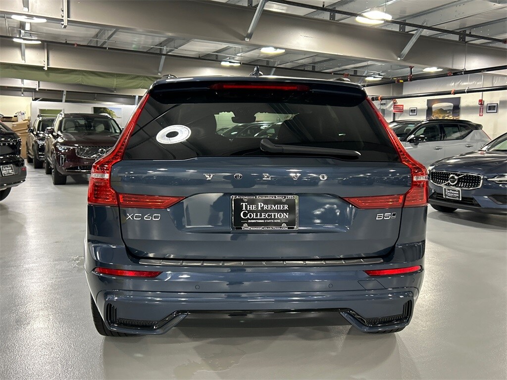 2024 Volvo XC60 B5 Core photo 3
