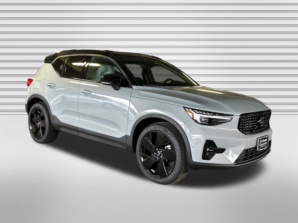 2026 Volvo XC40