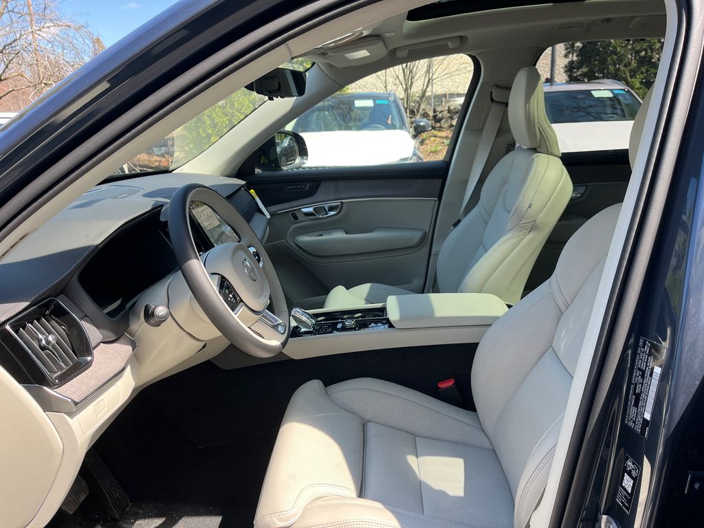 2026 Volvo XC90 Ultra - Photo 10