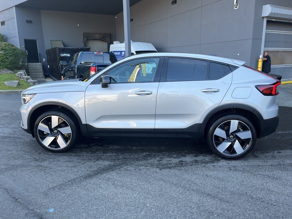 2023 Volvo C40 Recharge Ultimate photo 3