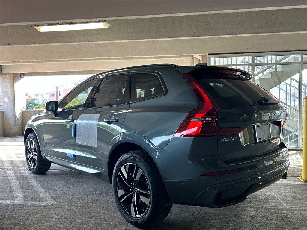 2026 Volvo XC60 B5 Plus photo 2
