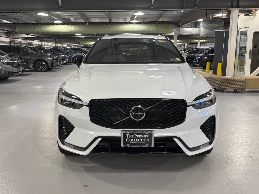 New 2026 Volvo XC60 B5 Plus SUV