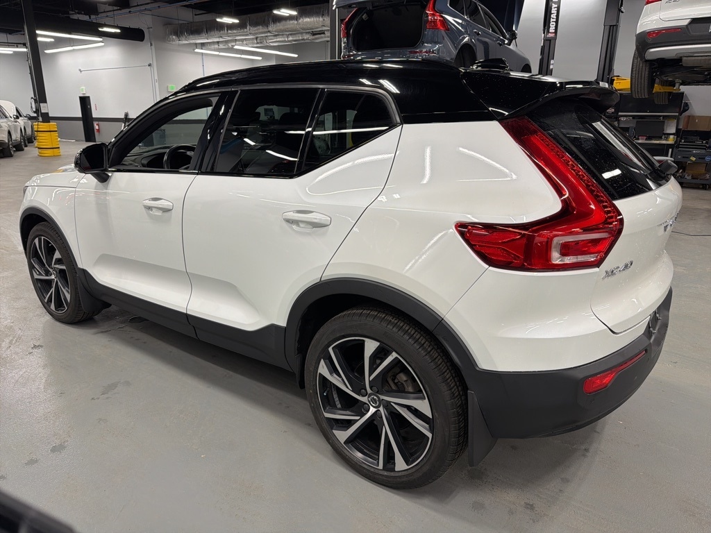 Used 2021 Volvo XC40 T5 R-Design SUV