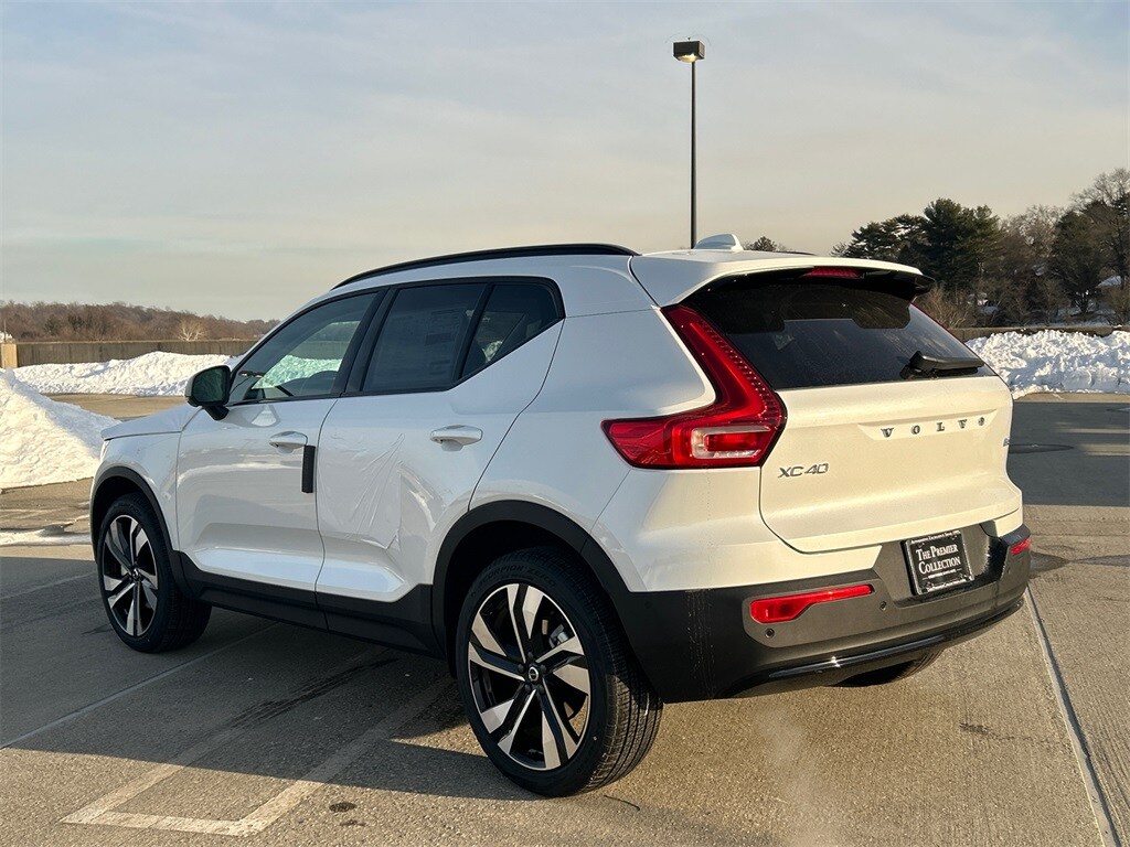 New 2026 Volvo XC40 B5 Ultra SUV
