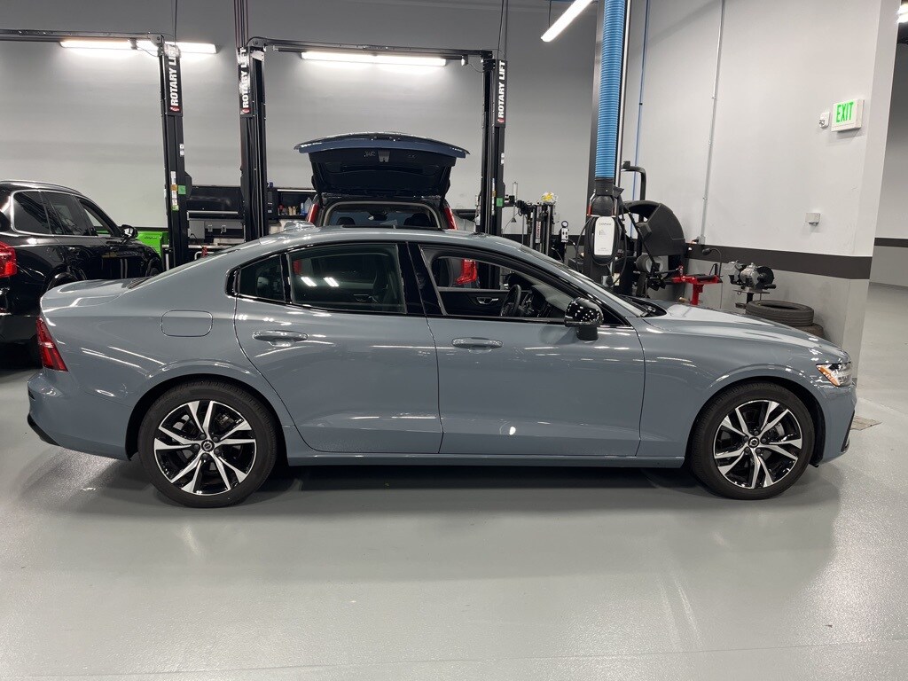 2024 Volvo S60 B5 Core photo 3