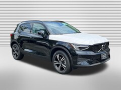 2026 Volvo XC40 B5 Core AWD SUV