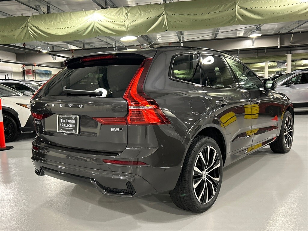 2025 Volvo XC60 B5 Plus photo 2