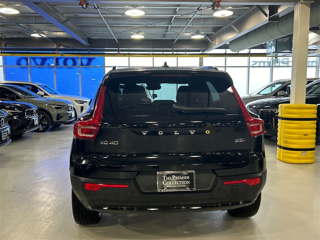 Certified 2025 Volvo XC40 B5 Plus Dark Theme SUV