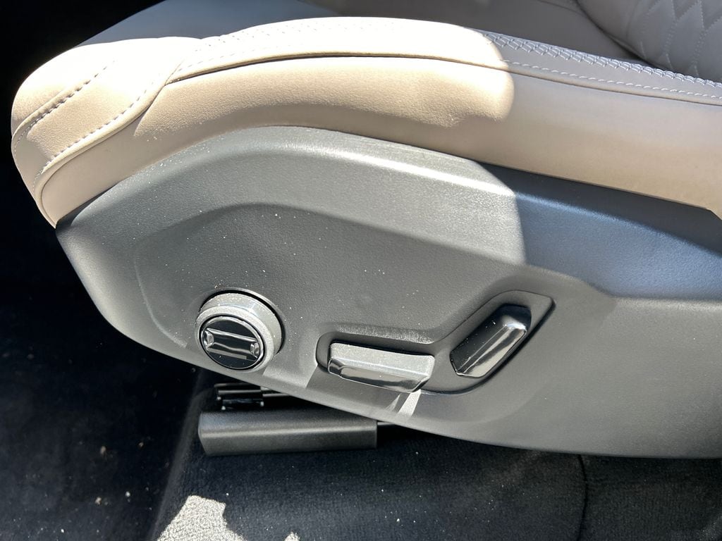 2026 Volvo XC90 Core - Photo 11