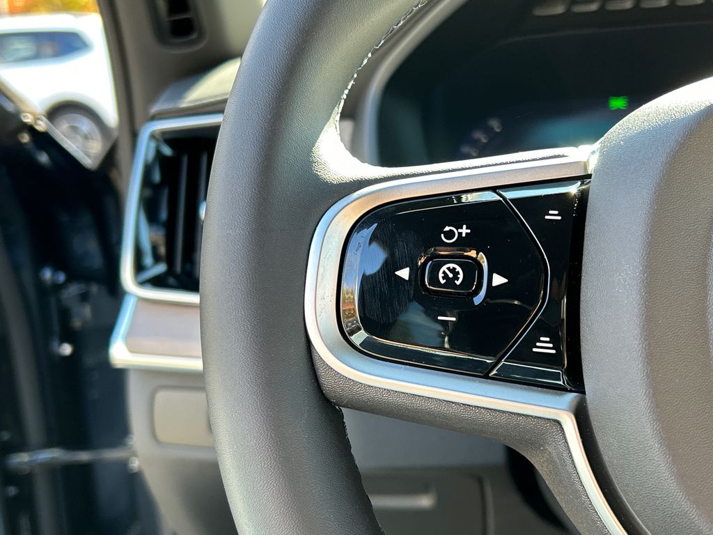 2026 Volvo XC90 Core - Photo 12