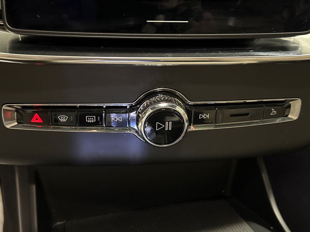 2026 Volvo XC90 Core - Photo 16