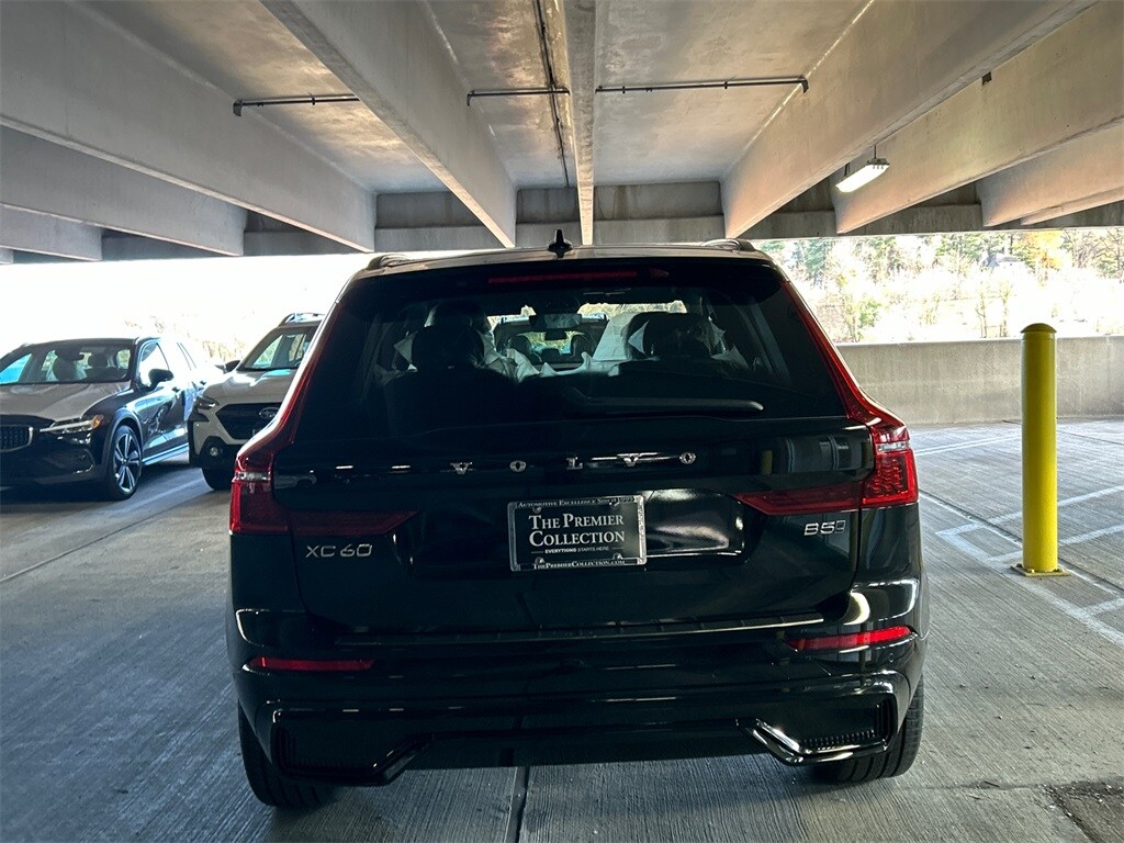 2026 Volvo XC60 B5 photo 3