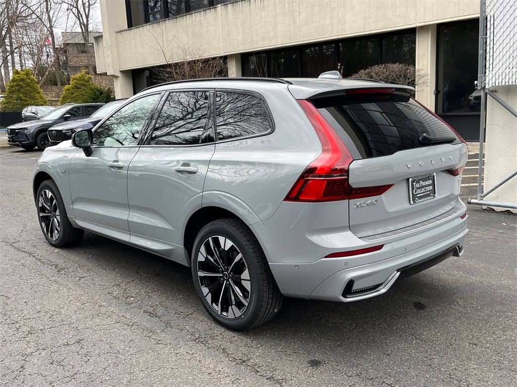 New 2026 Volvo XC60 plug-in hybrid T8 Plus SUV