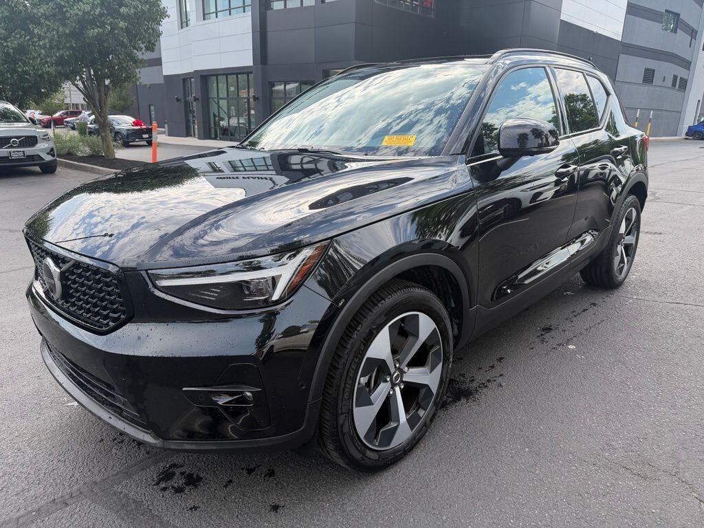 Used 2026 Volvo XC40 B5 Plus SUV