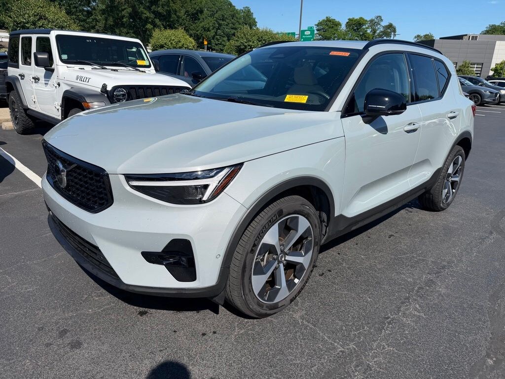 Certified 2026 Volvo XC40 B5 Plus SUV