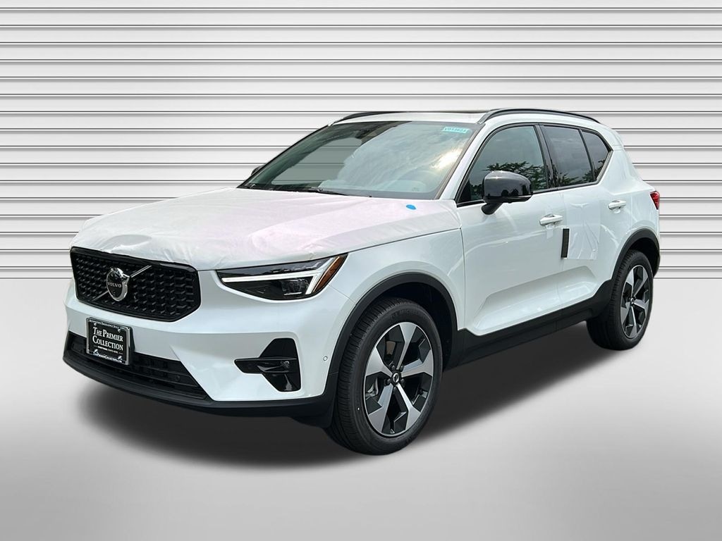 New 2026 Volvo XC40 B5 Plus SUV