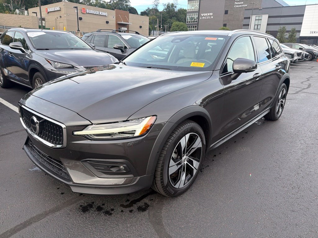 Certified 2025 Volvo V60 Cross Country B5 Plus Wagon