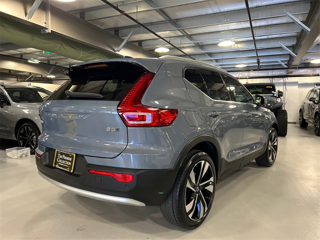 2023 Volvo XC40 AWD Plus photo 2