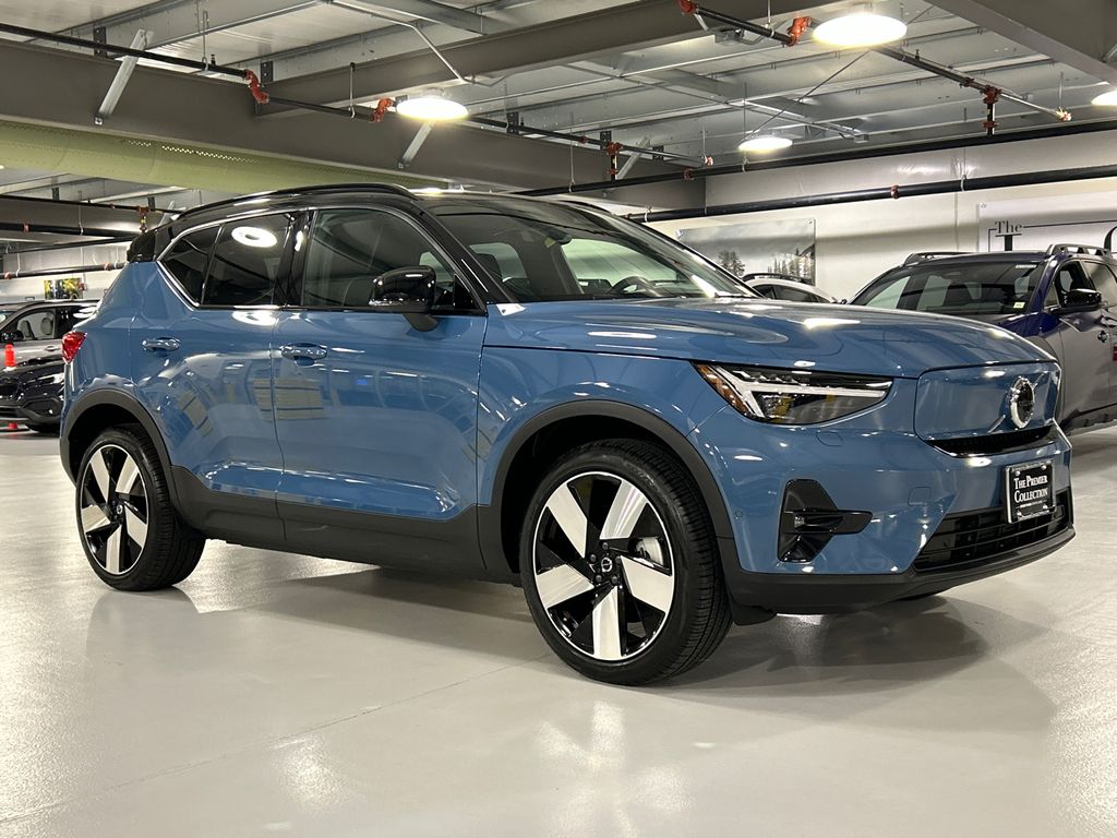 2024 Volvo XC40