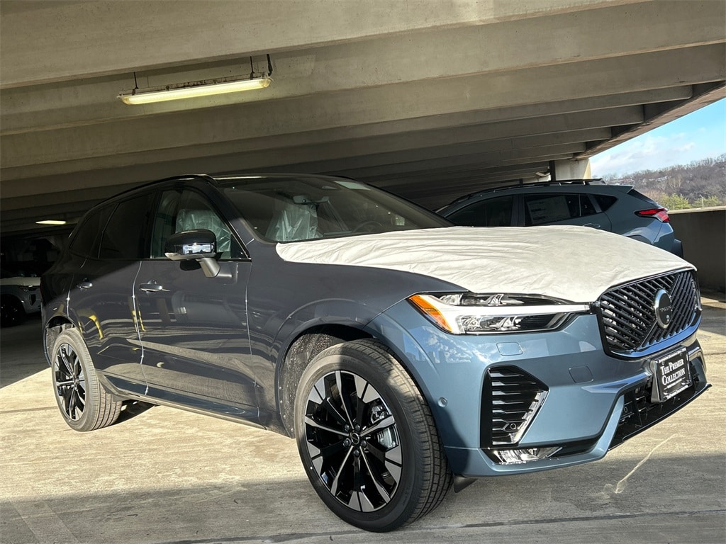 2026 Volvo XC60 Plus's photo