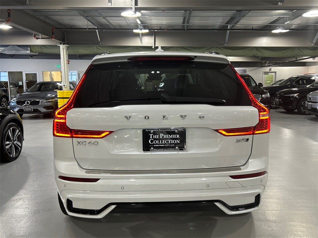 2025 Volvo XC60 B5 photo 3