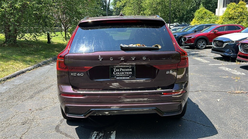 2026 Volvo XC60 B5 Core photo 3