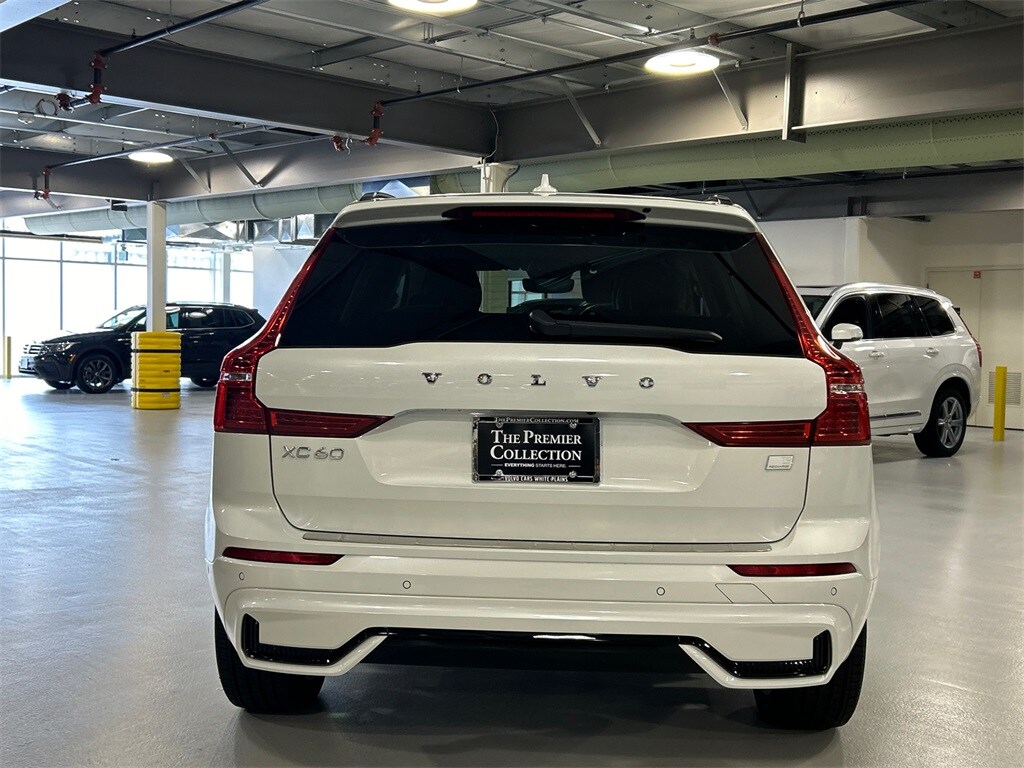 2024 Volvo XC60 Recharge Hybrid T8 Plus photo 3