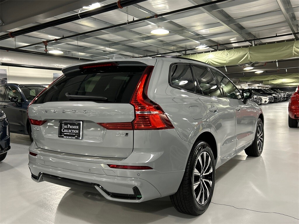 2025 Volvo XC60 B5 Core photo 2