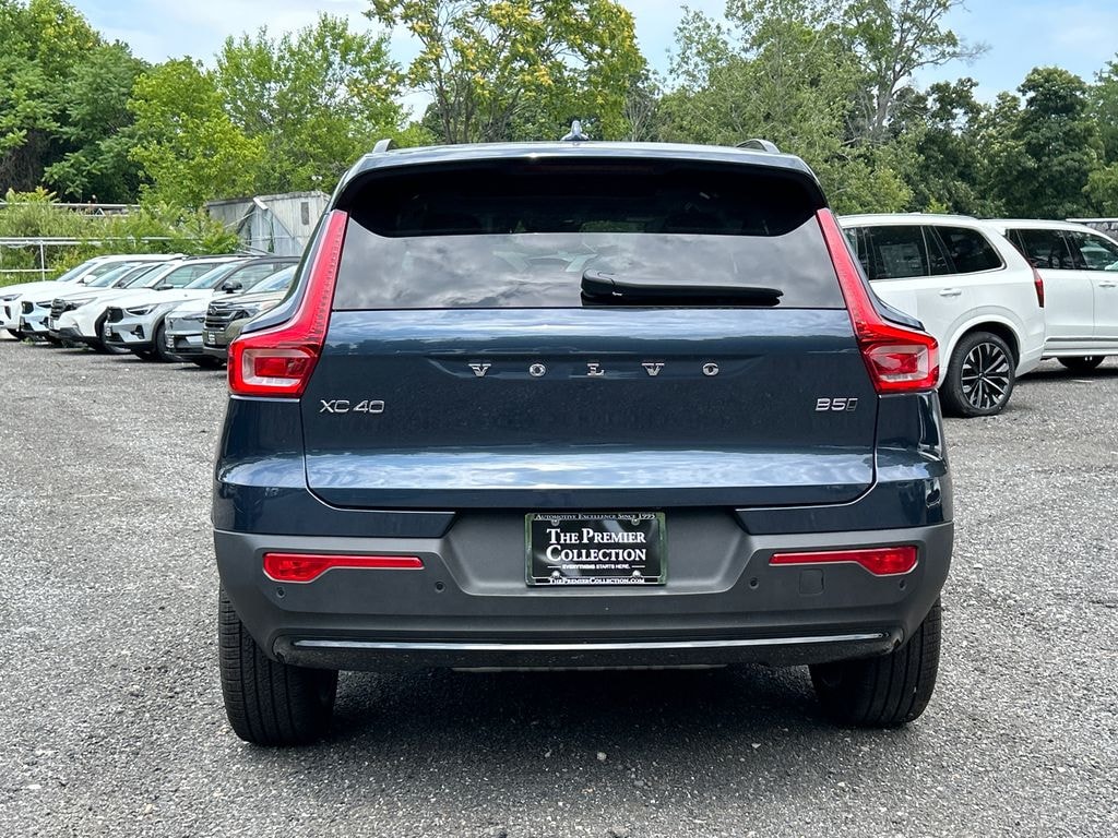 New 2026 Volvo XC40 B5 Plus SUV