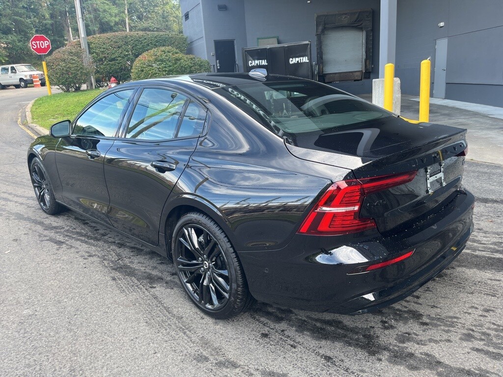 2024 Volvo S60 B5 Plus Black Edition photo 2