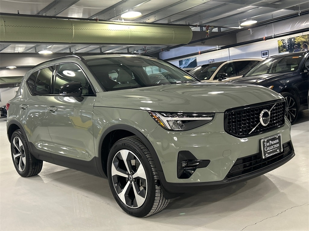 Certified 2024 Volvo XC40 B5 Plus Dark SUV