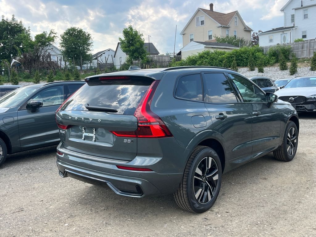 New 2026 Volvo XC60 B5 Plus SUV