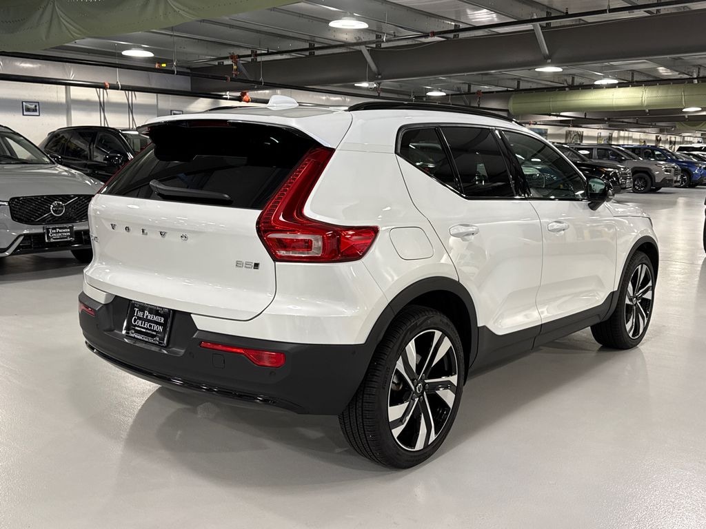 New 2026 Volvo XC40 B5 Plus SUV