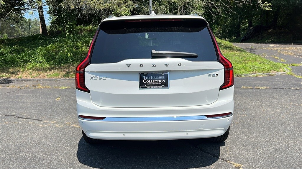 2026 Volvo XC90 B5 Core photo 3